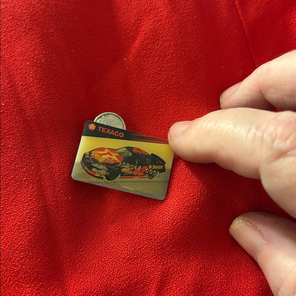 Texaco Racing Pin - Picture 2 of 3